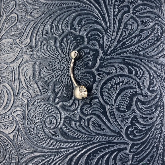 Double gem internally threaded belly ring. - Picture 6 of 6